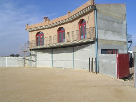 Plaza de toros, instalación de ganado bravo